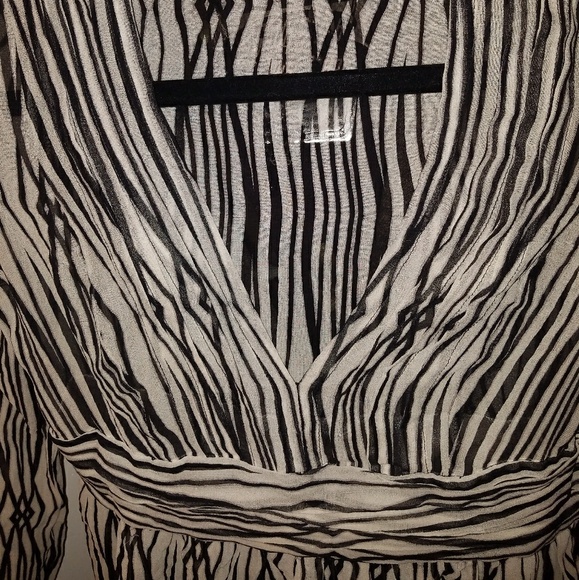 Express Women Top - Picture 4 of 8